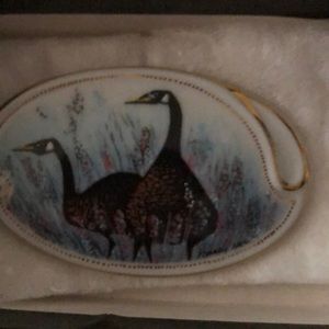 Par Buckley Moss  artis porcelain hand painted